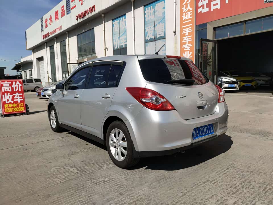Nissan TIIDA