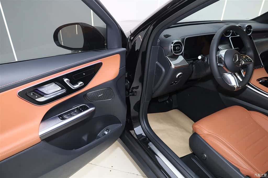 Mercedes-Benz GLC, 2026 15