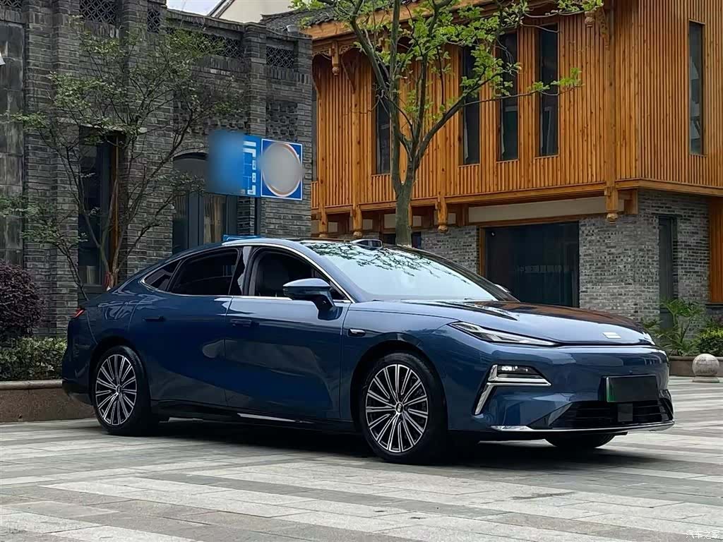 Geely 8, 2025 4