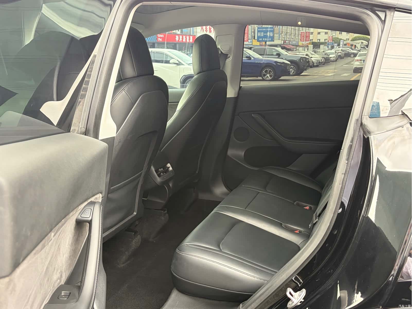 Tesla Model Y, 2022 13