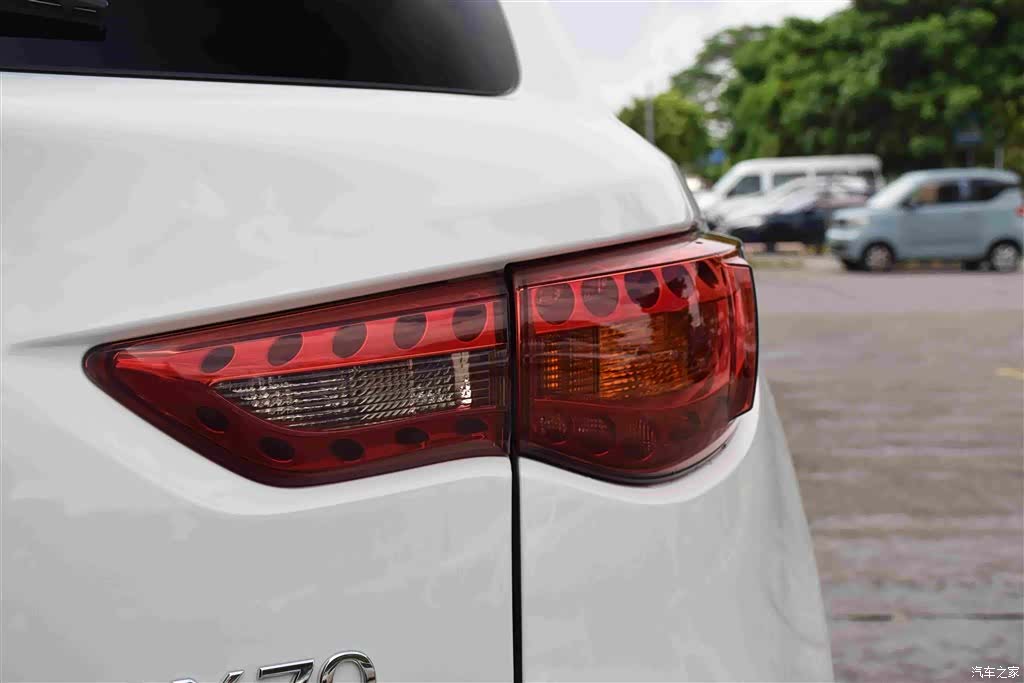 Infiniti QX70, 2015 18