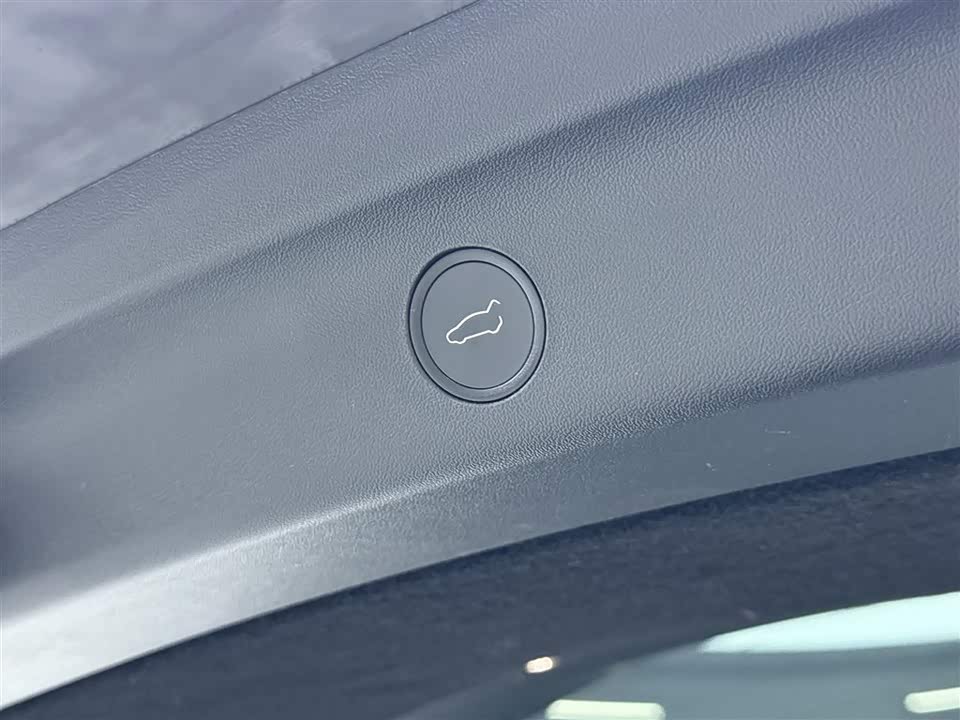 Tesla Model Y Tesla Model Y