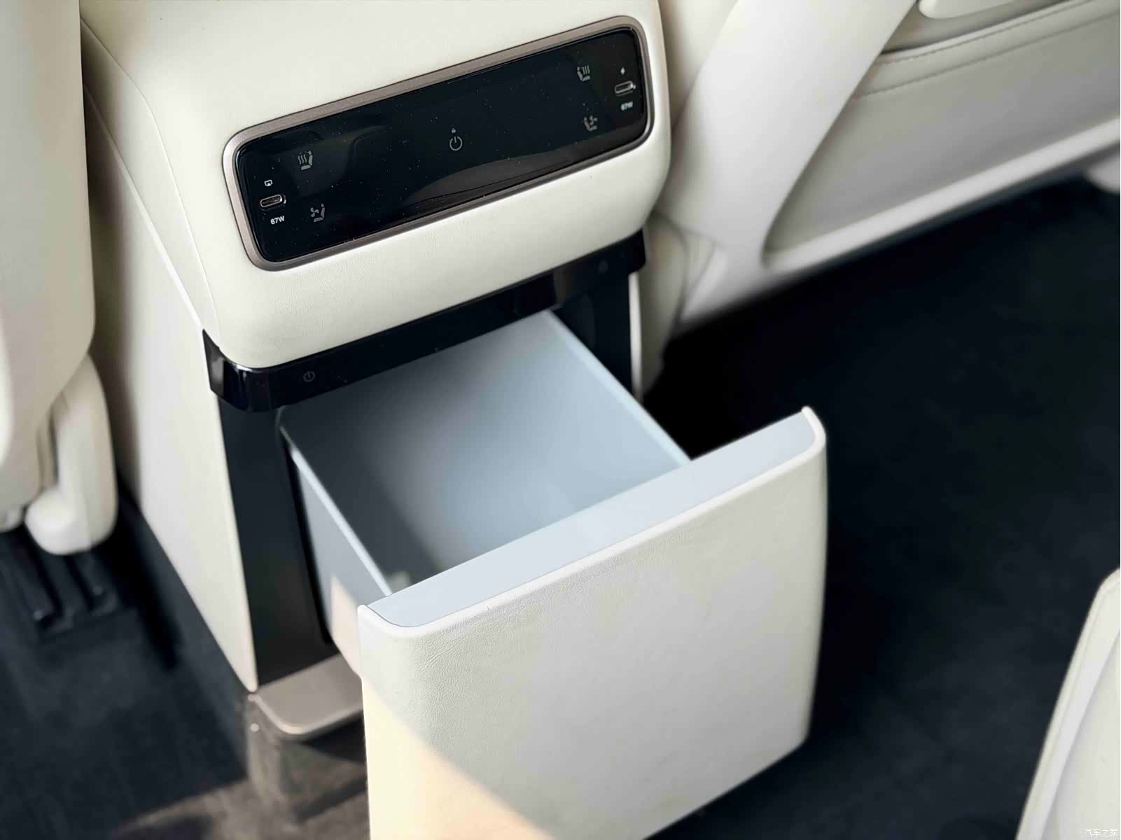Li Auto i8, 2025 8