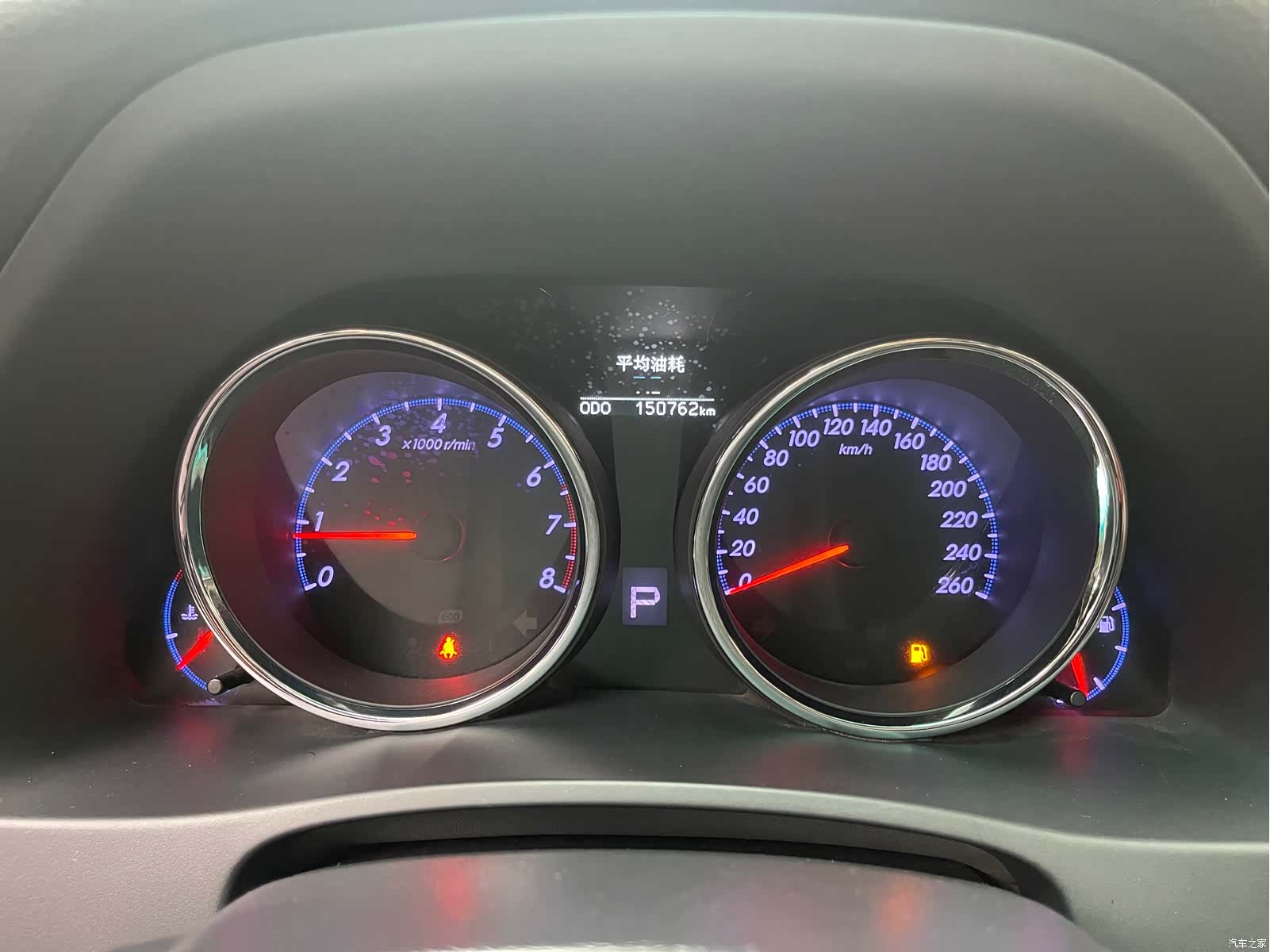 Toyota 2.5V, 2015 11