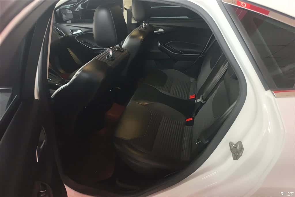 Ford Focus, 2017 11