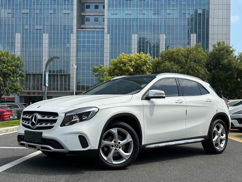 Mercedes-Benz GLA