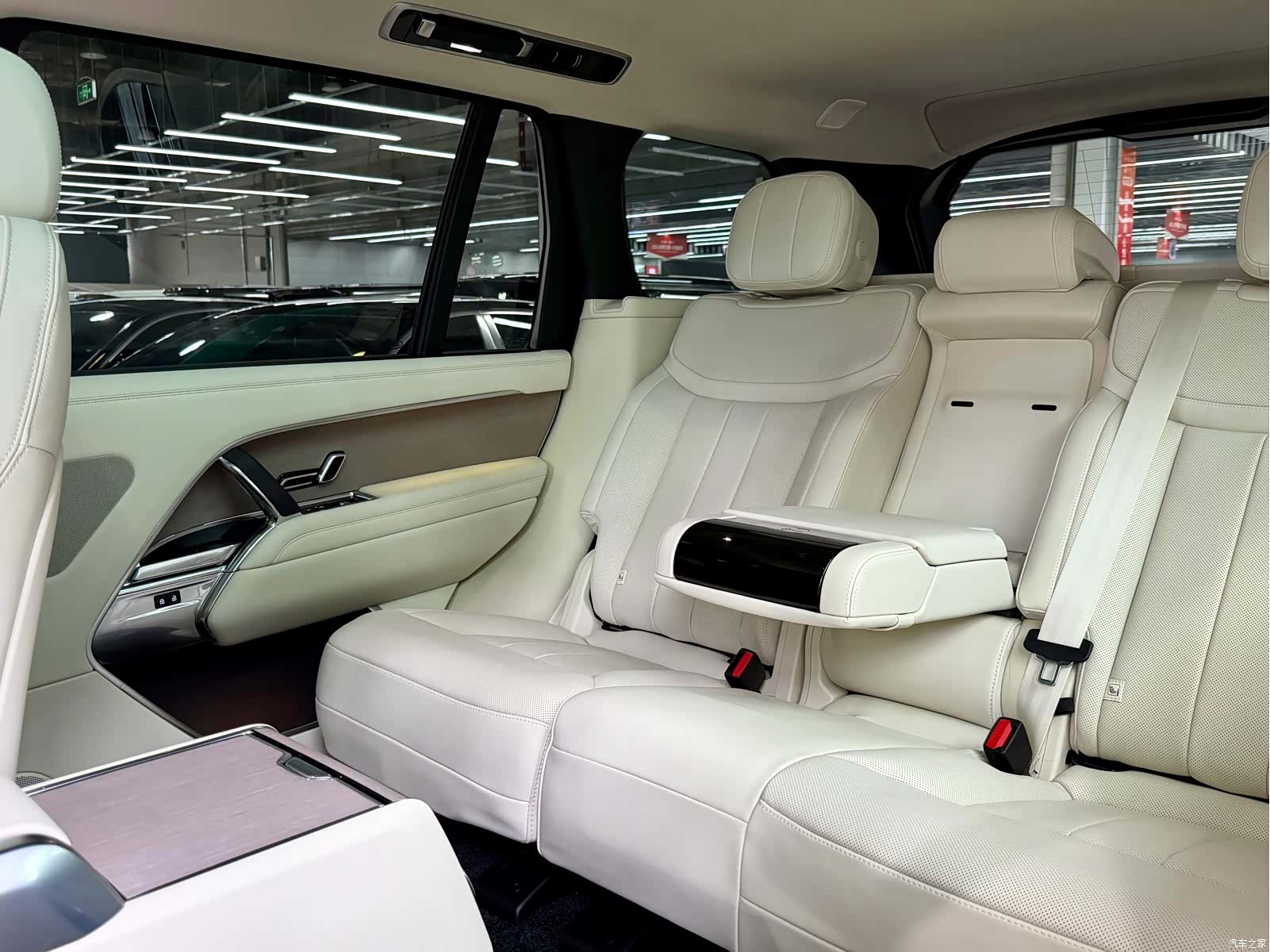 Land Rover Range Rover, 2026 27