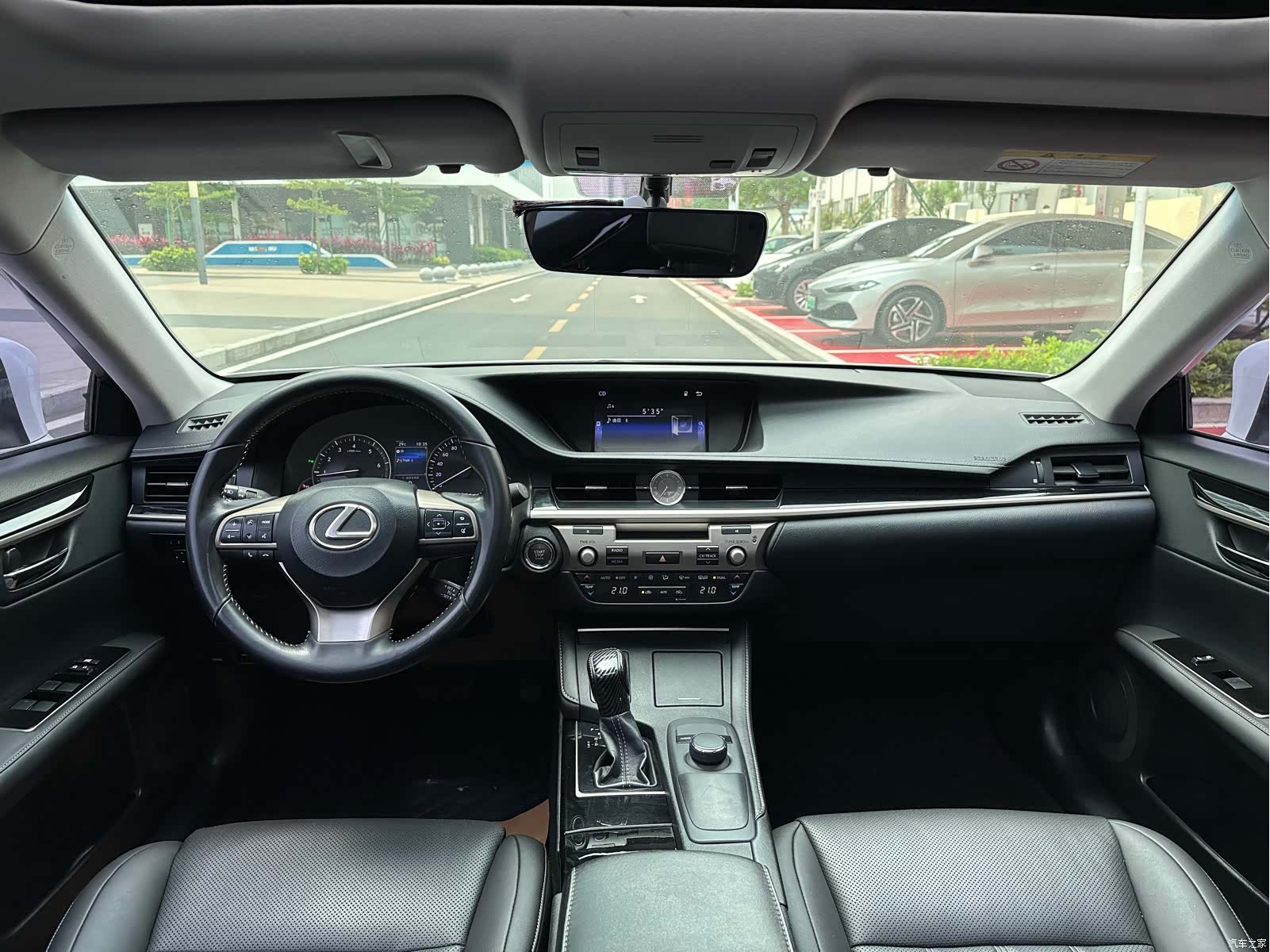 Lexus ES, 2015 12