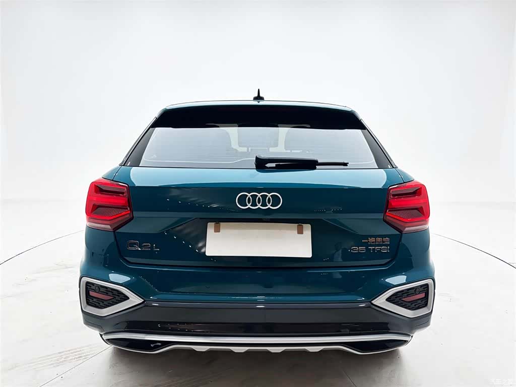 Audi Q2L, 2022 все фото