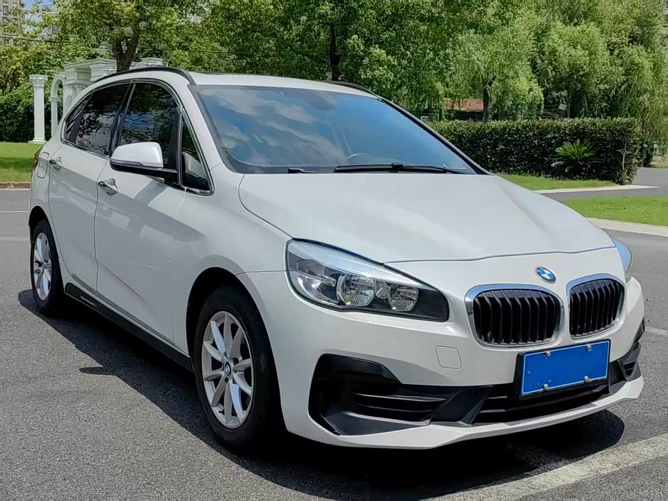 BMW 2 series station wagon