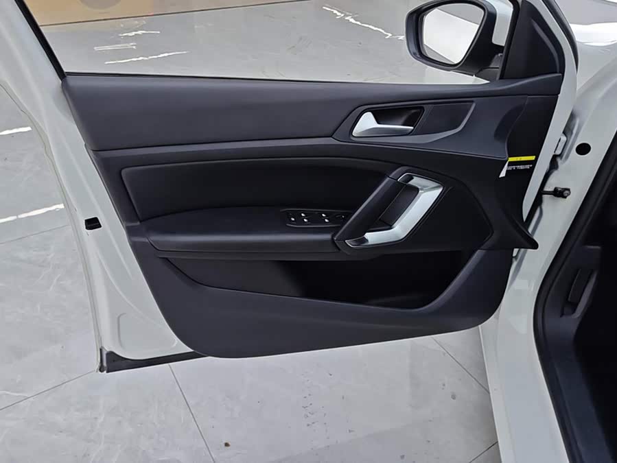 Peugeot 408 2016, фото 7