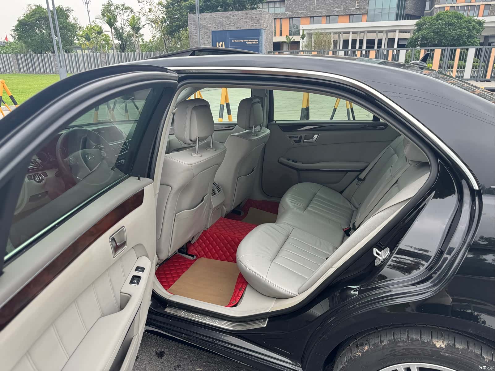 Mercedes-Benz E-Class, 2012 18