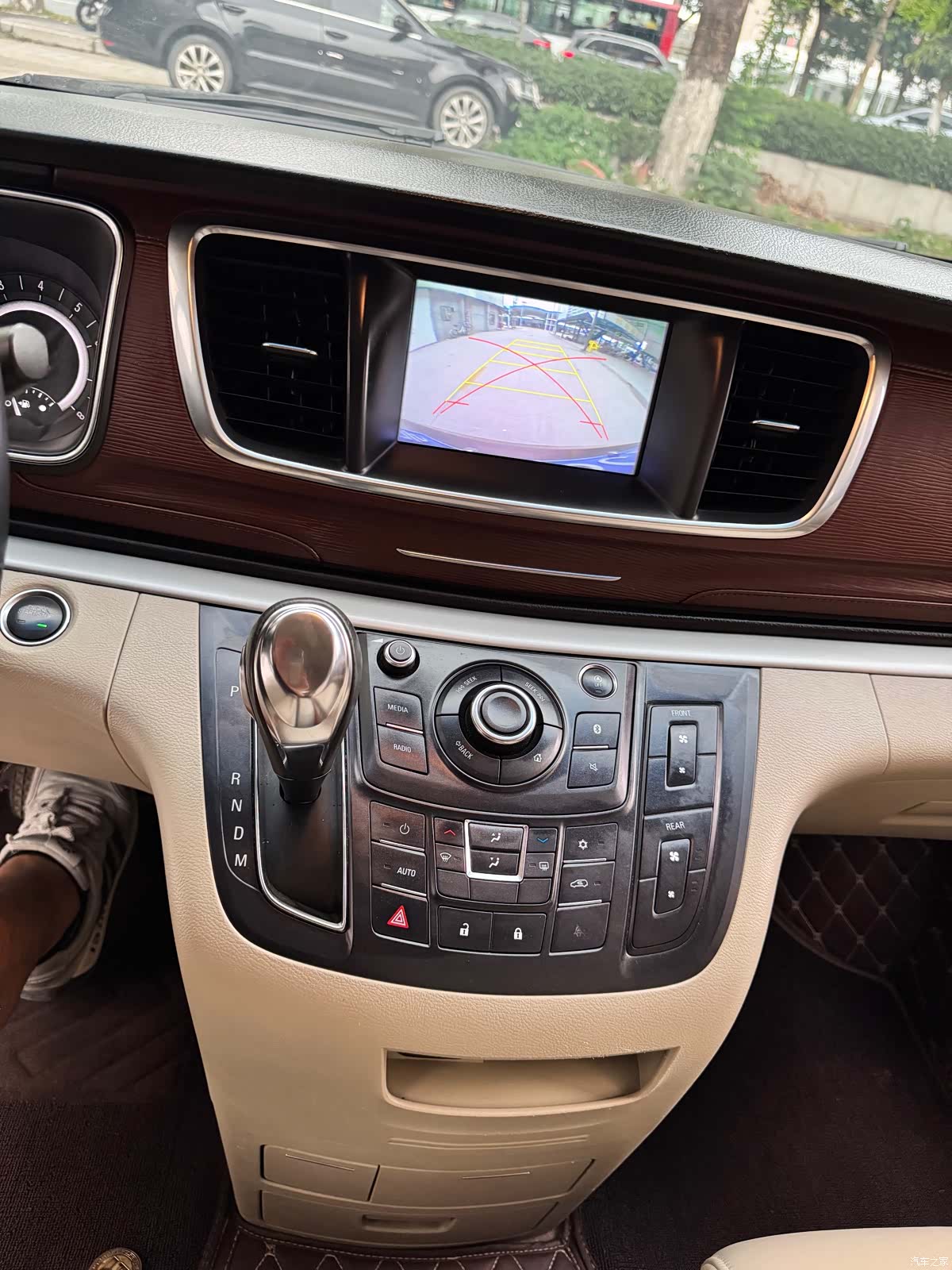Buick GL8, 2019 19