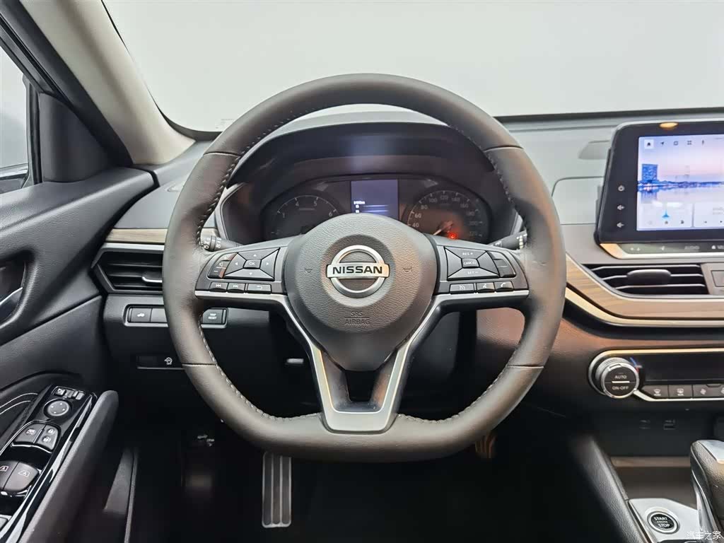 Nissan Teana, 2022 11