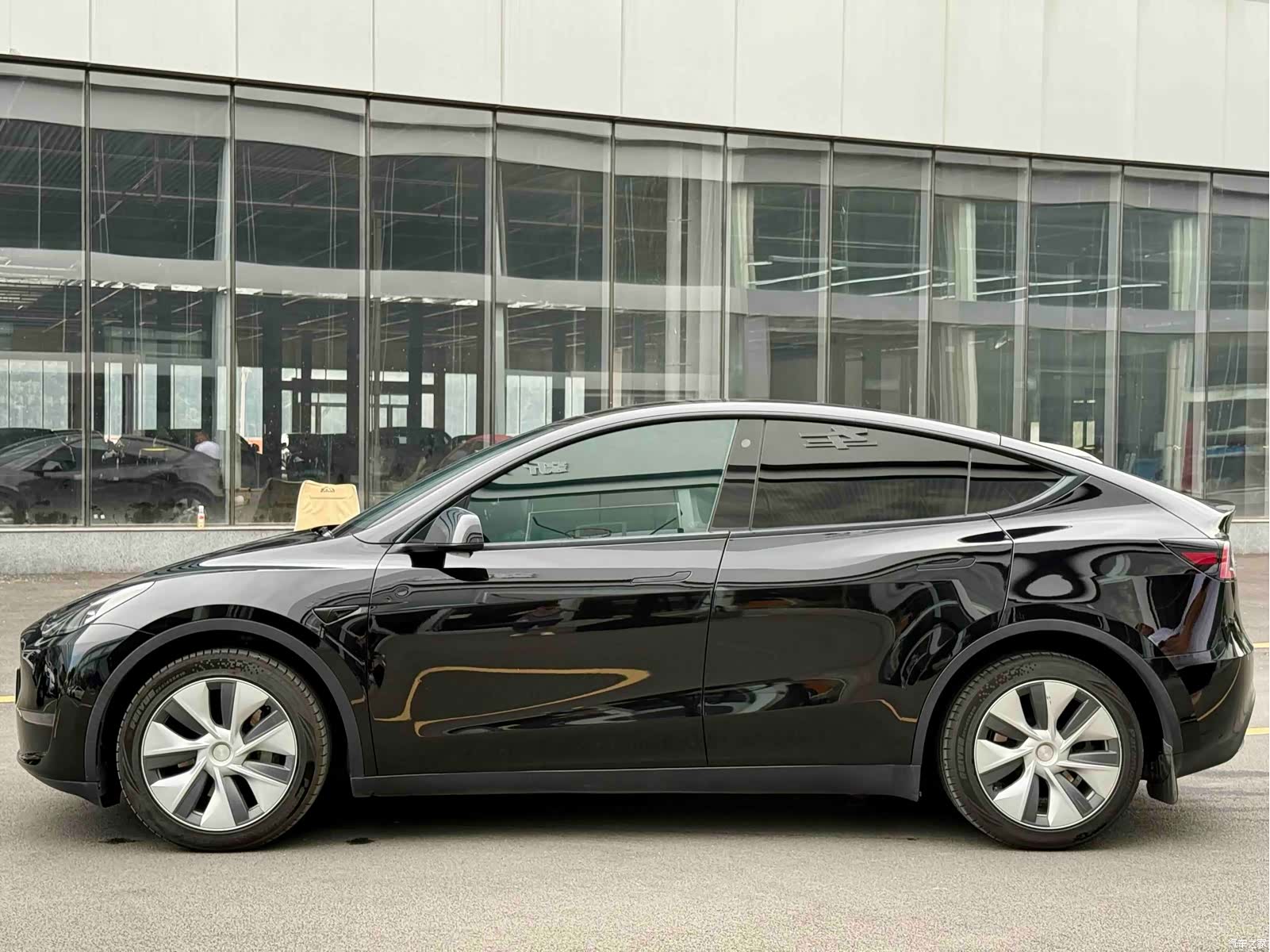 Tesla Model Y, 2022 все фото