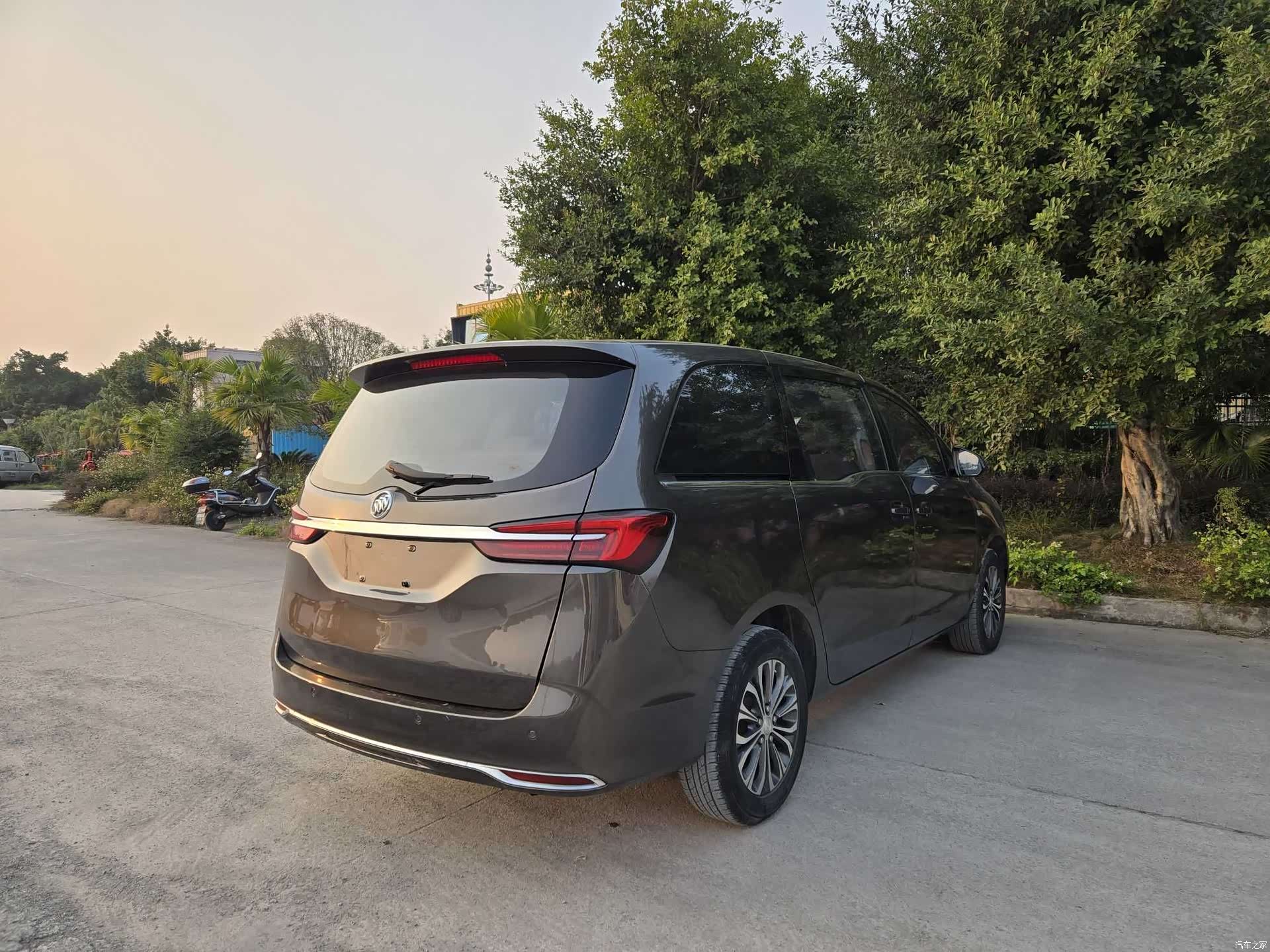 Buick GL8, 2022 8