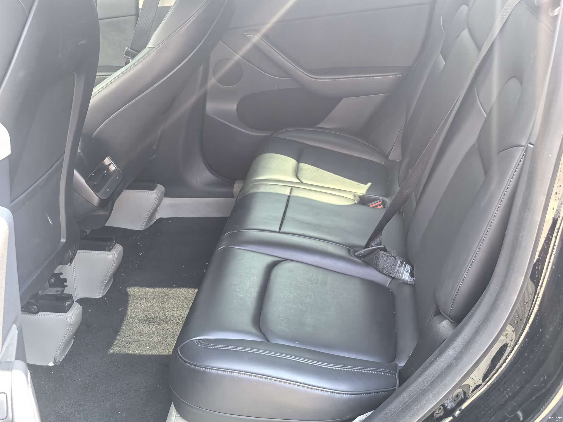 Tesla Model Y, 2021 7