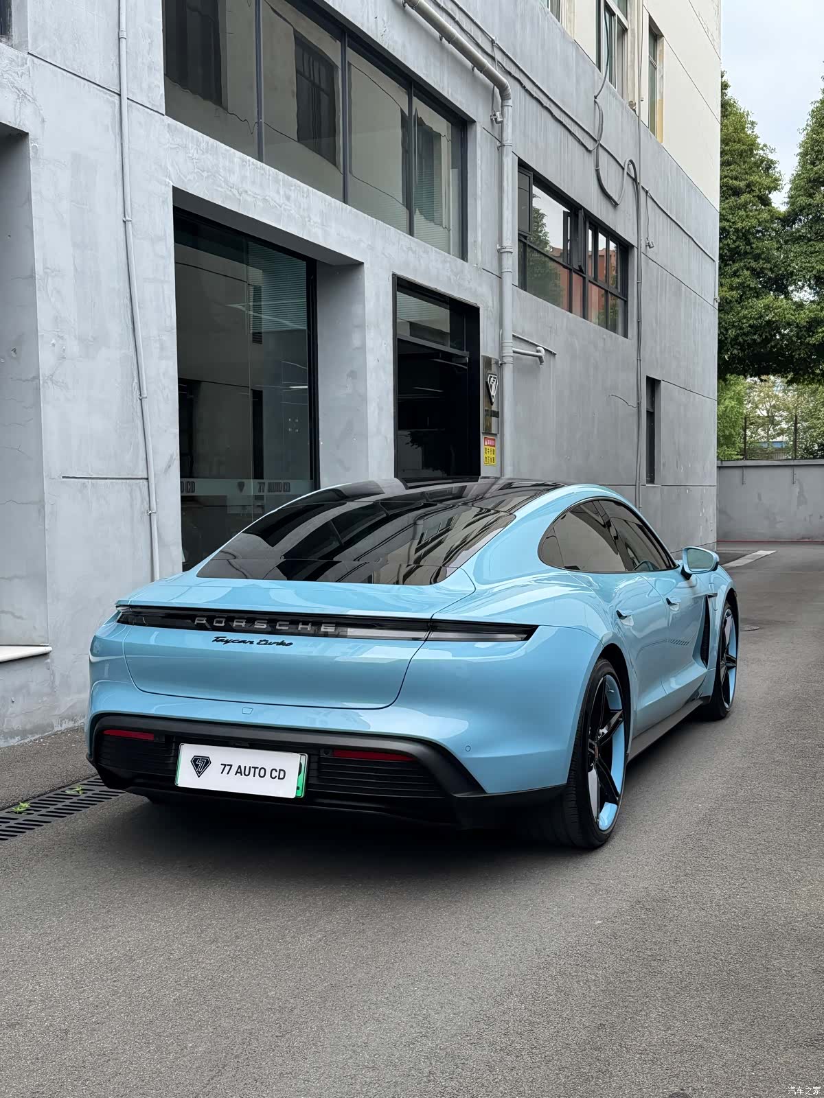 Porsche Taycan, 2023 4