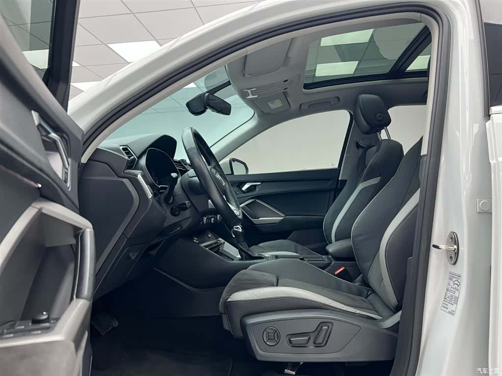 Audi Q3, 2022 13