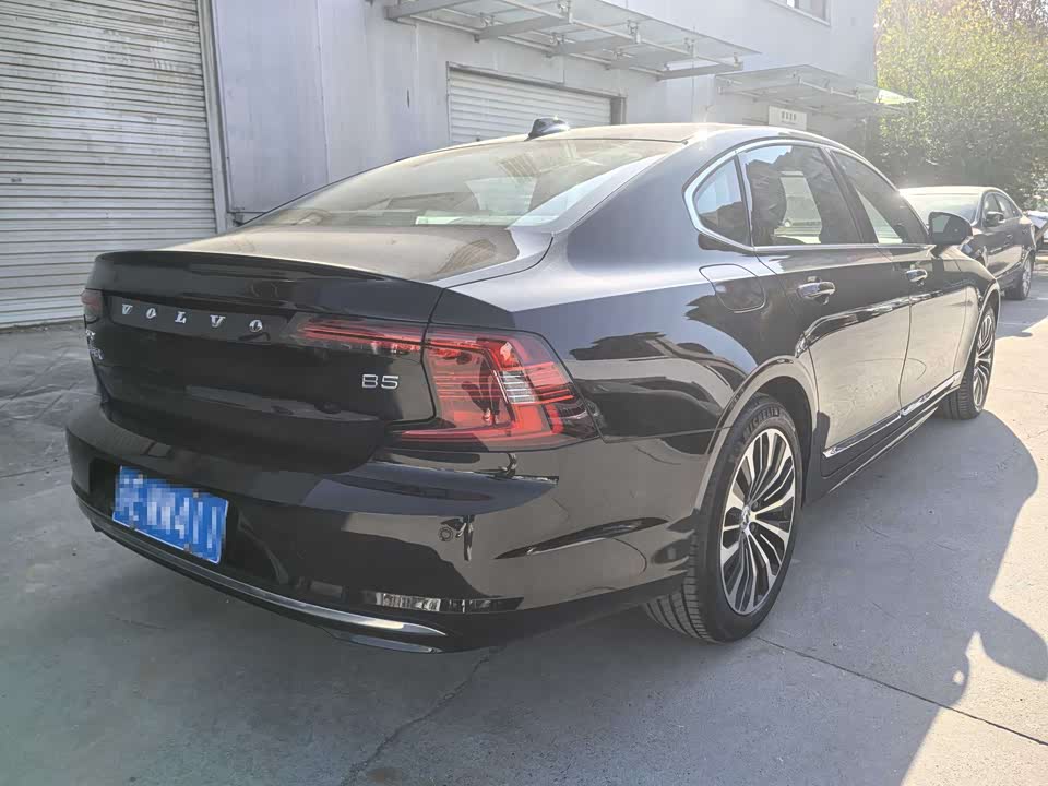 Volvo S90