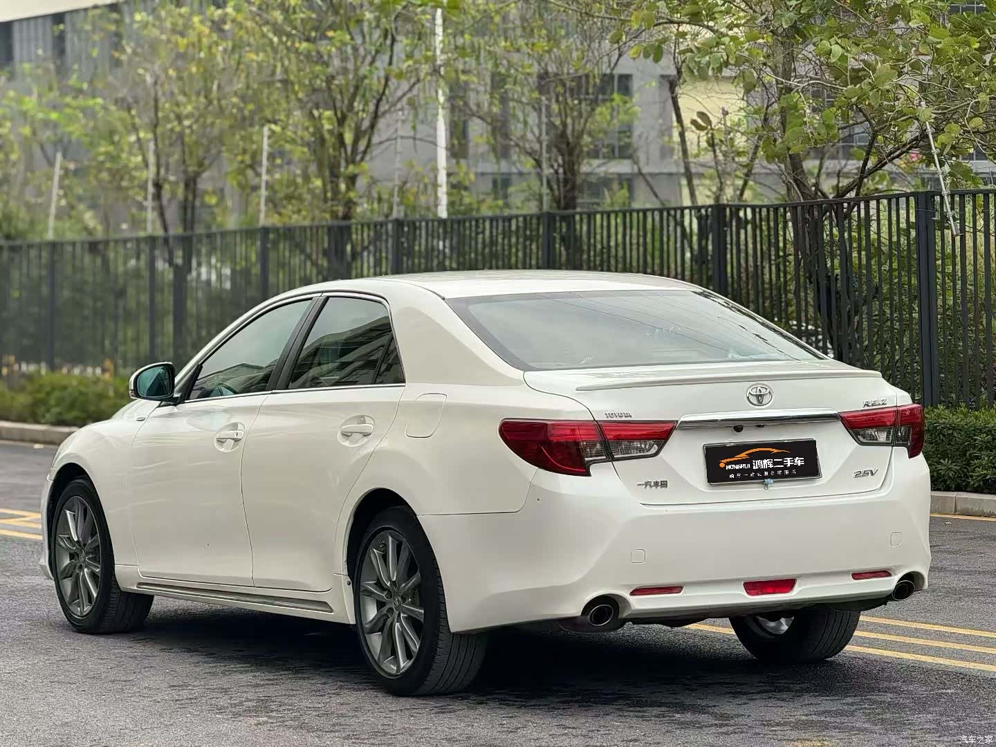 Toyota 2.5V, 2016 8