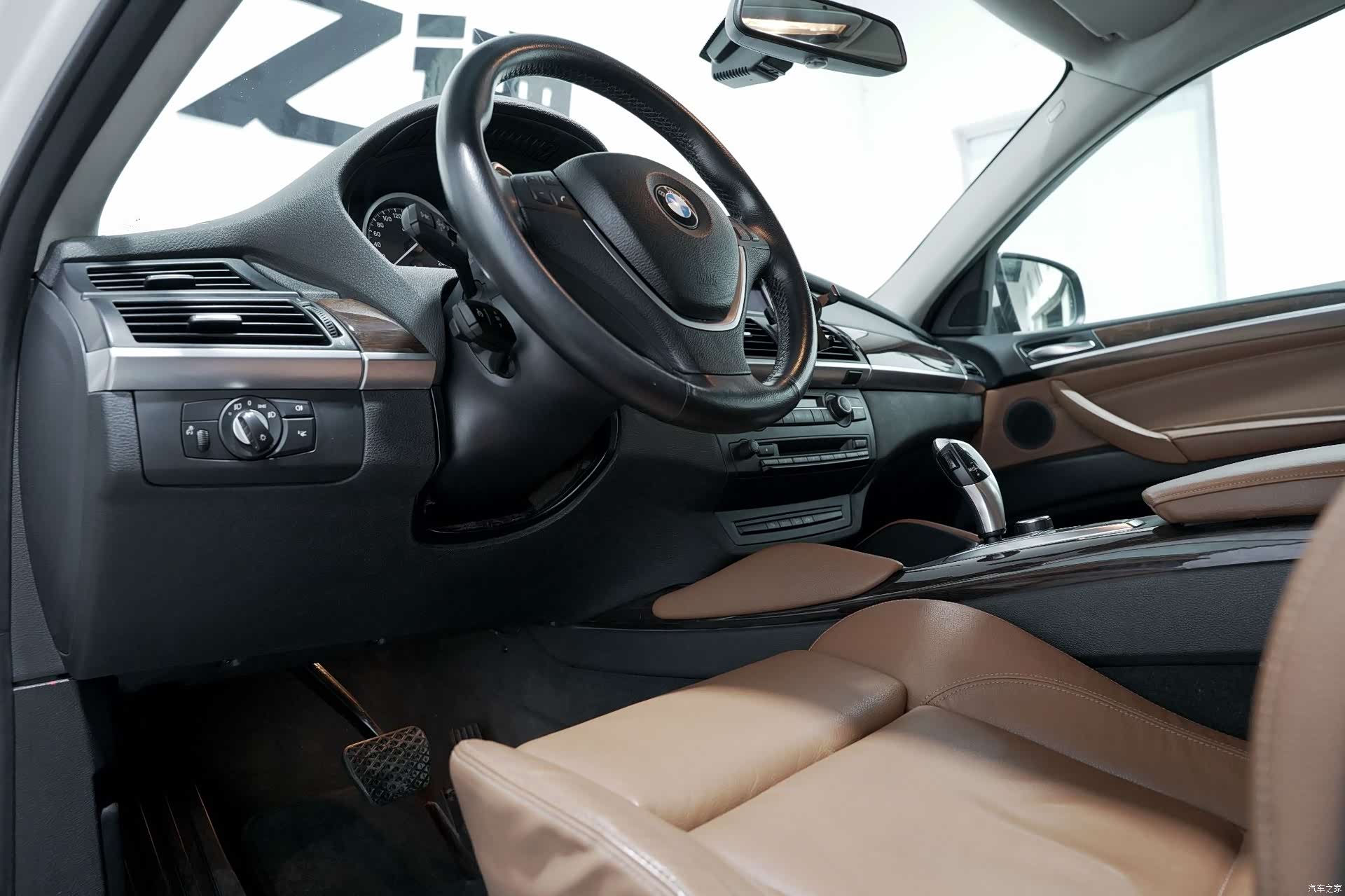 BMW X6, 2012 11