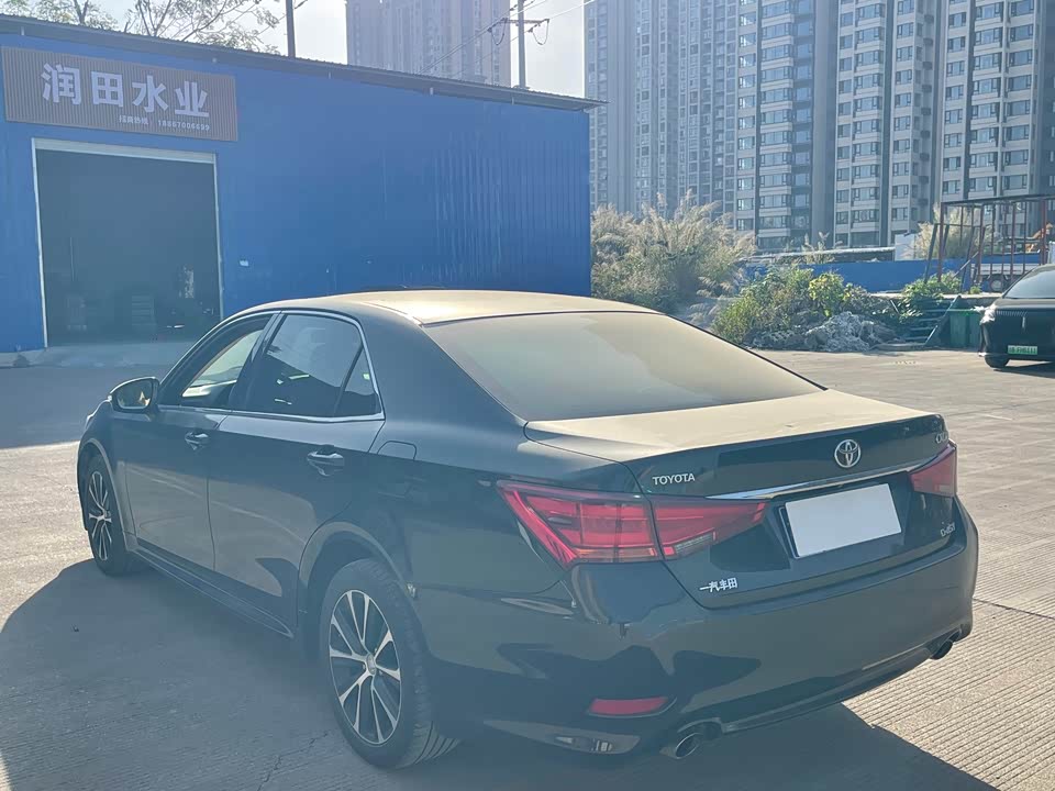Toyota crown