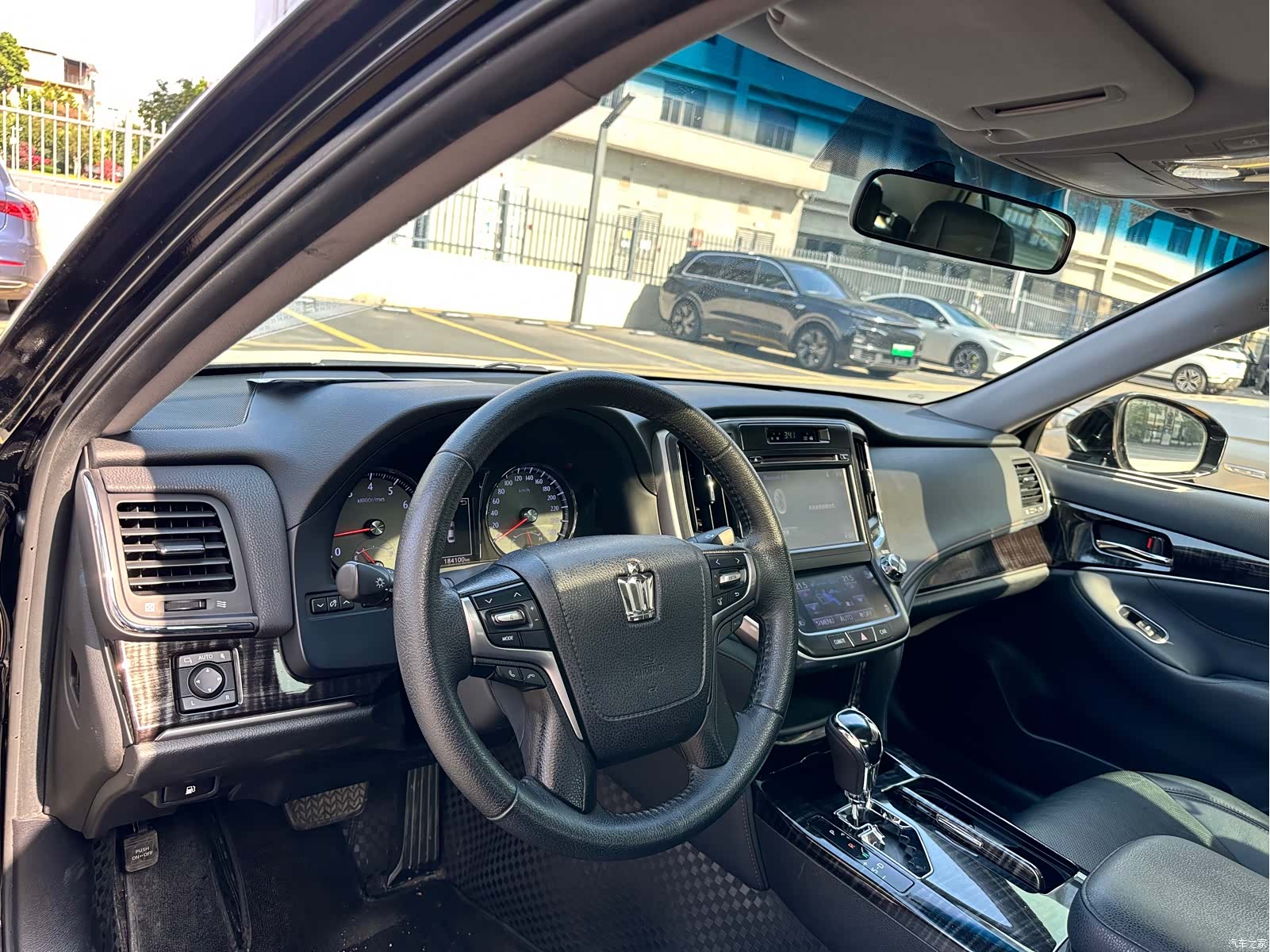 Toyota Crown, 2016 7
