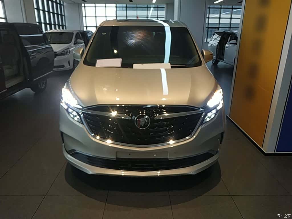 Buick GL8, 2021 3