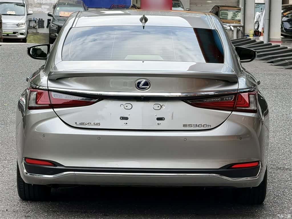 Lexus ES, 2022 11