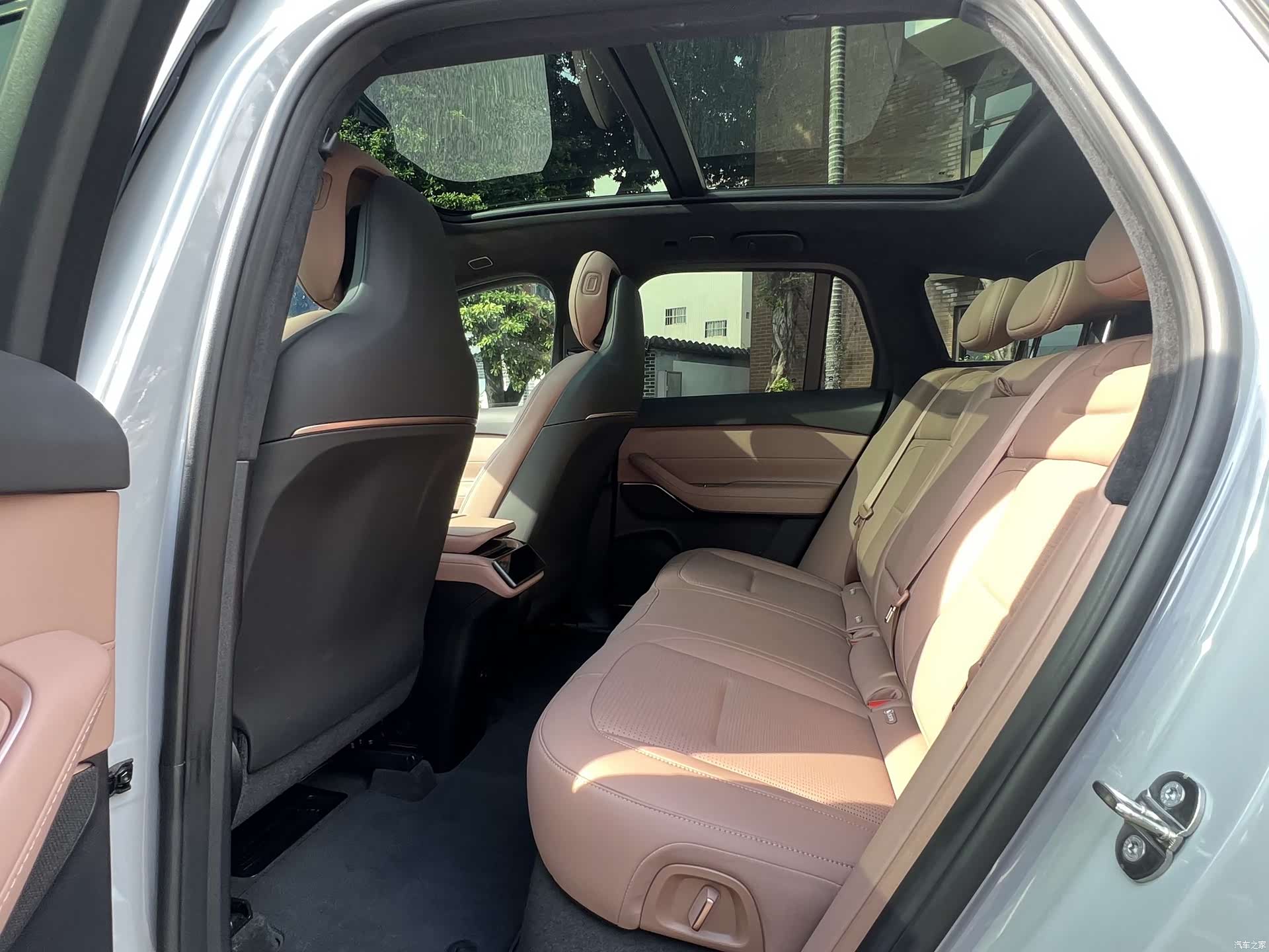 NIO ES6, 2025 9
