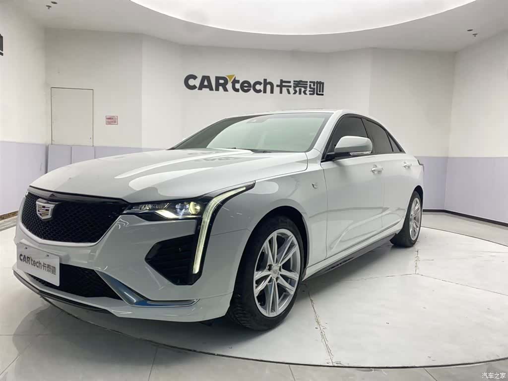 Cadillac CT4, 2022 1