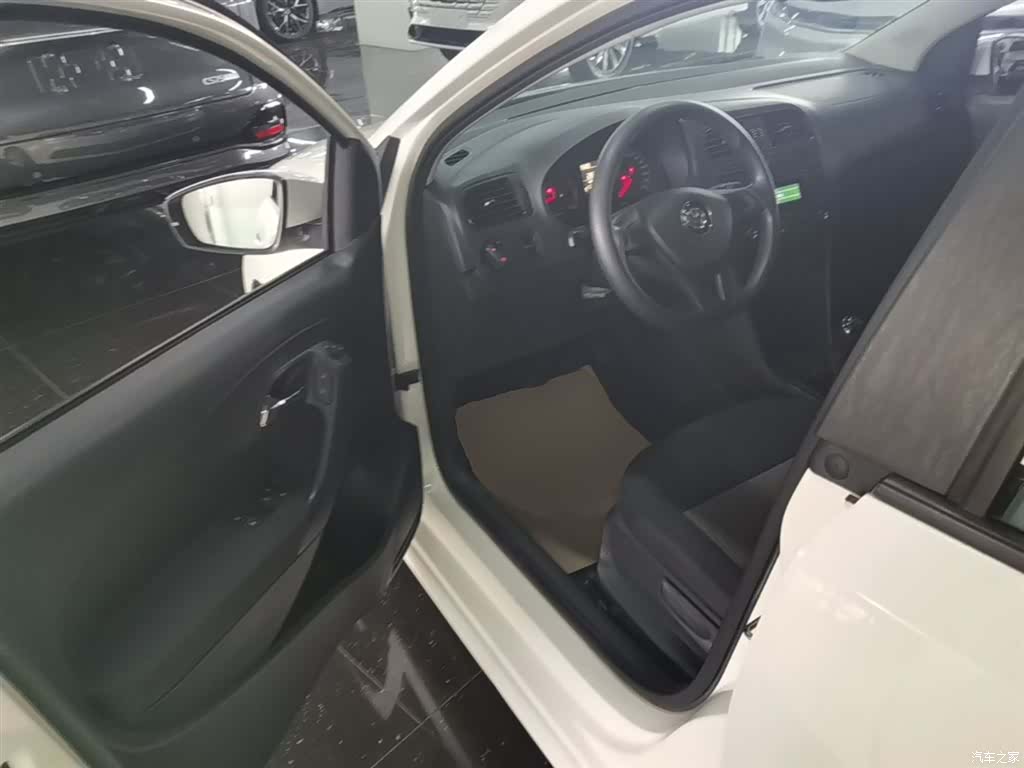Volkswagen Polo, 2015 16