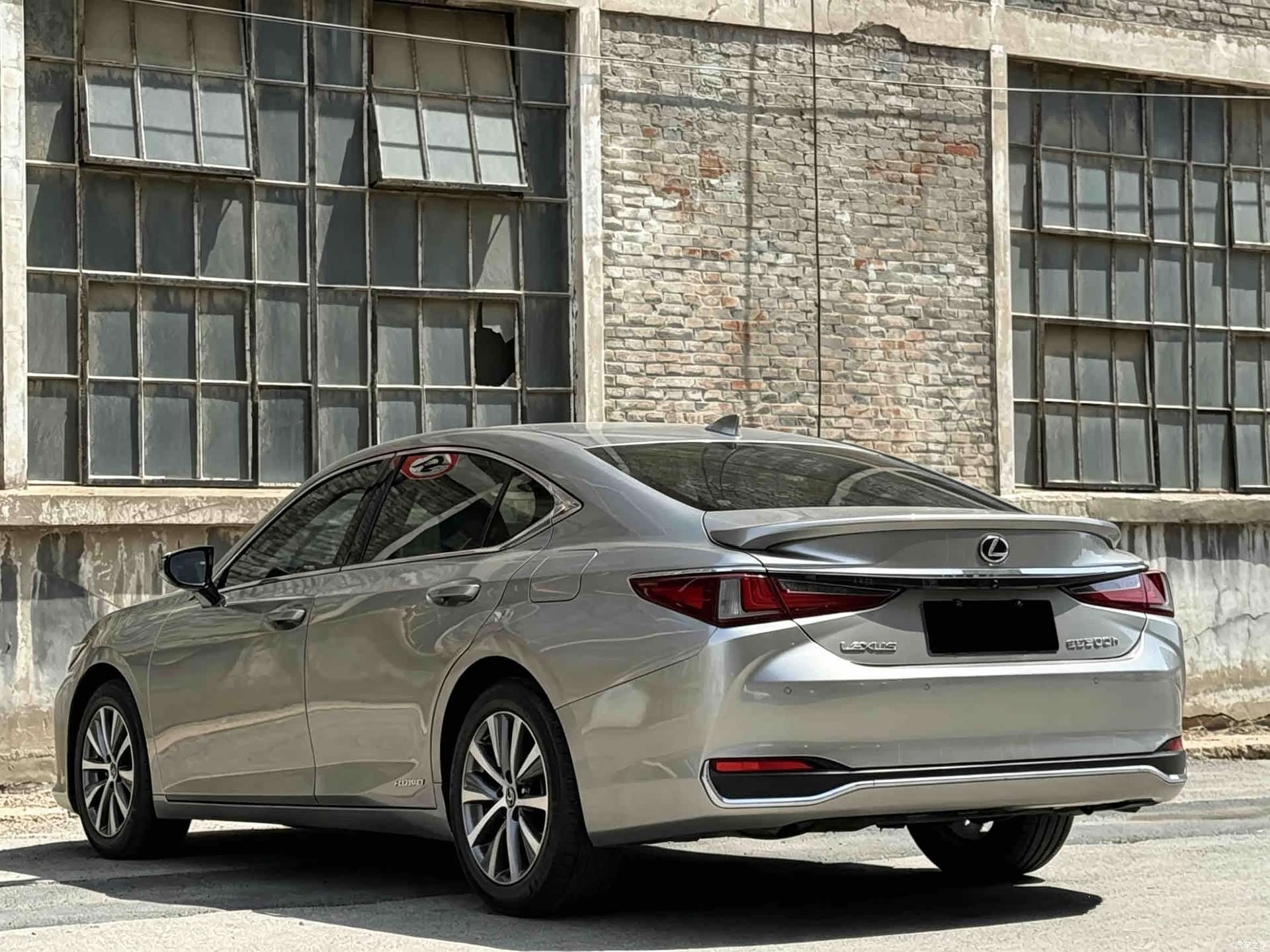 Lexus ES, 2019 19