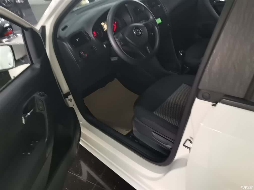 Volkswagen Polo, 2015 15