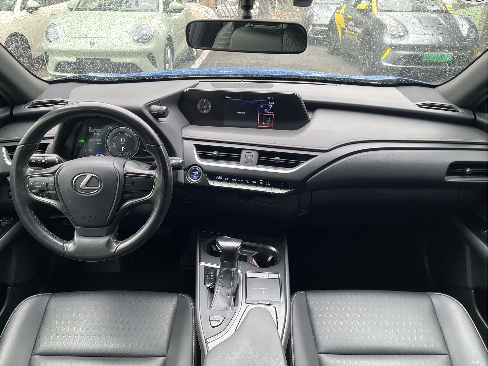 Lexus UX, 2019 3