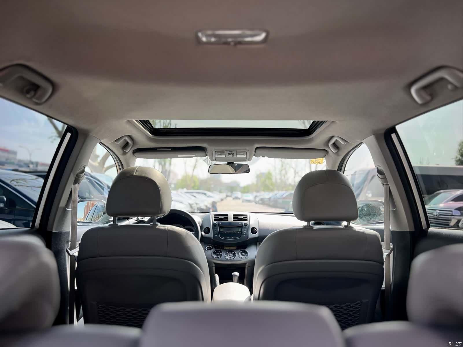 Toyota RAV4, 2010 25