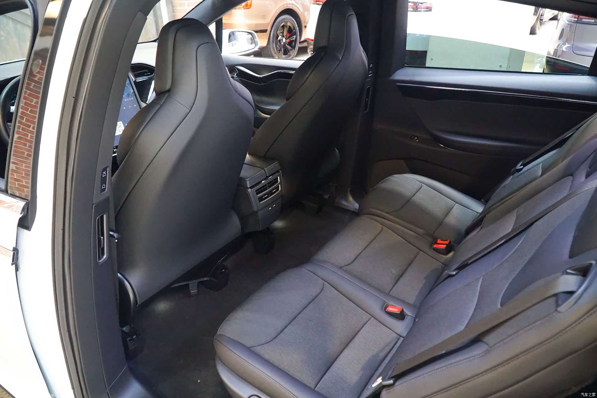 Tesla Model X, 2019 4