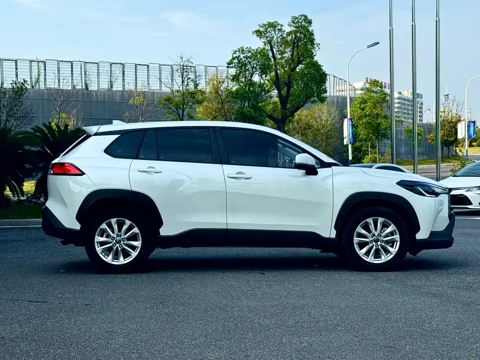 Toyota Corolla Sharp amplifier