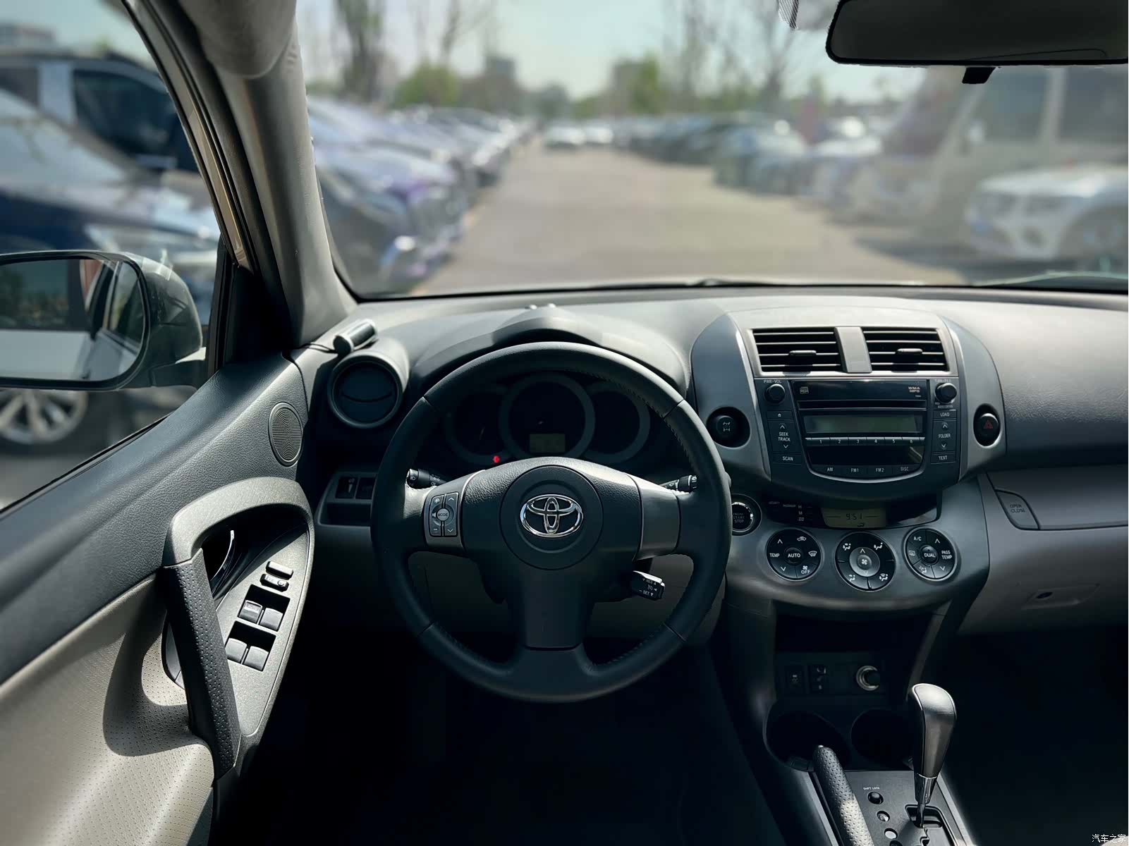 Toyota RAV4, 2010 11