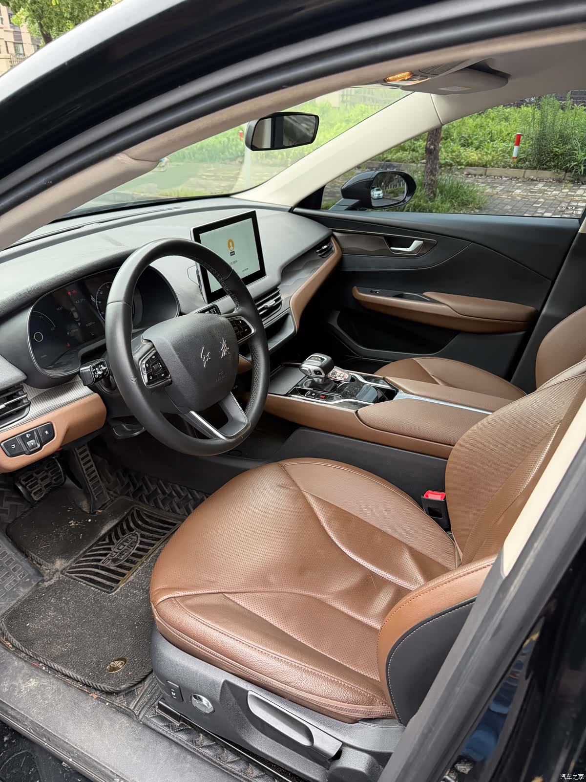 Hongqi QM5, 2022 все фото