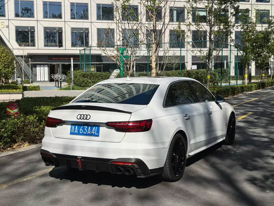 Audi A4L