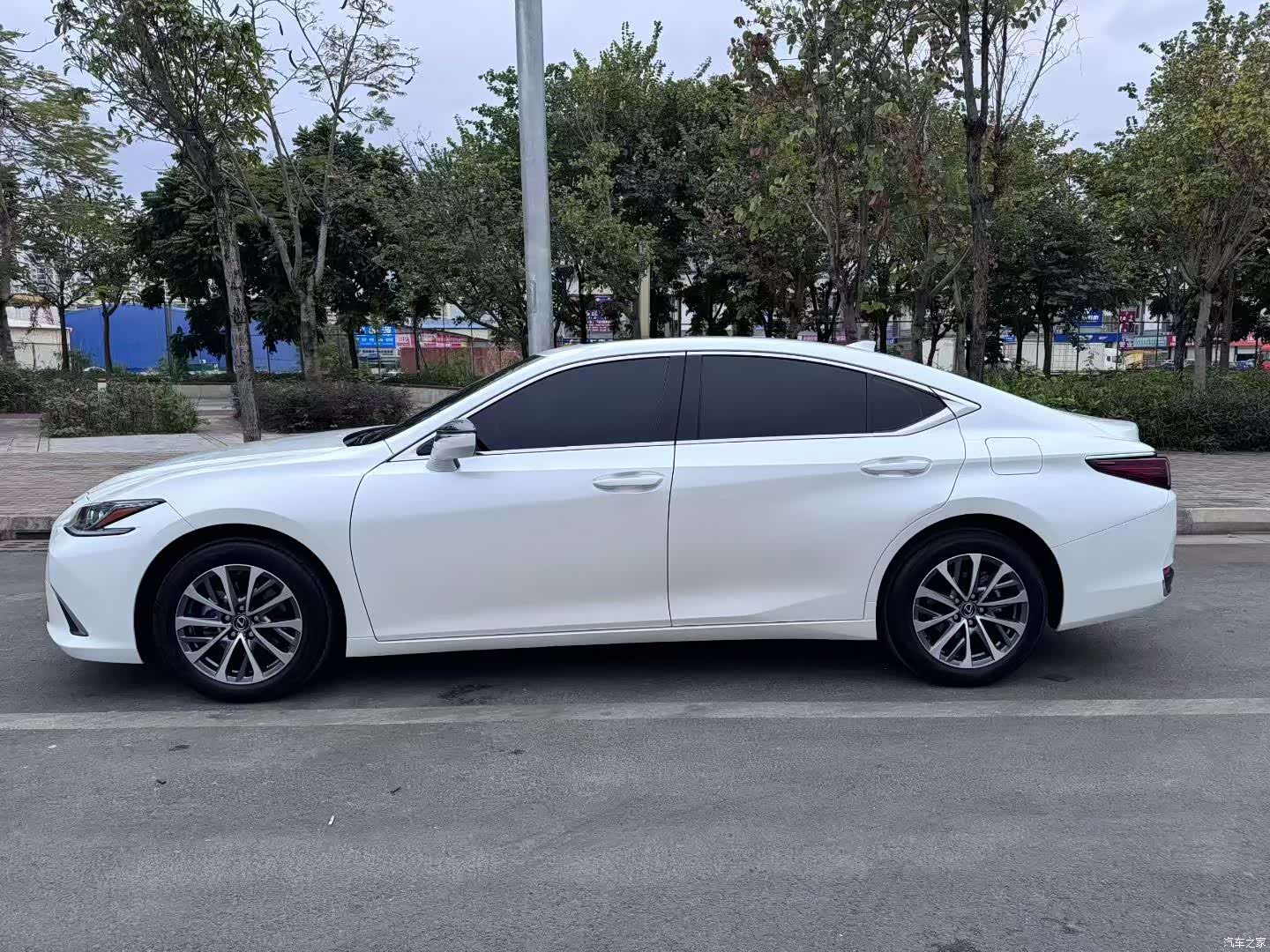 Lexus ES, 2023 3