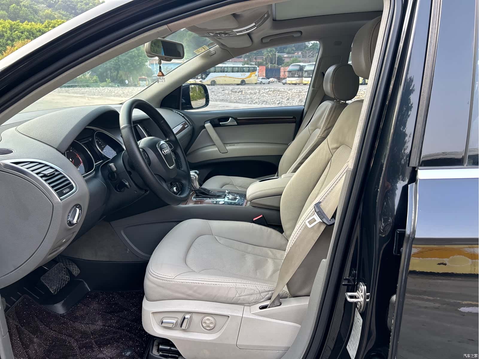 Audi Q7, 2011 11