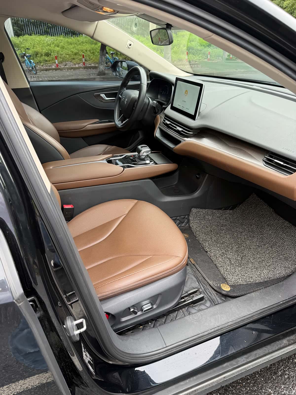 Hongqi QM5, 2022 11