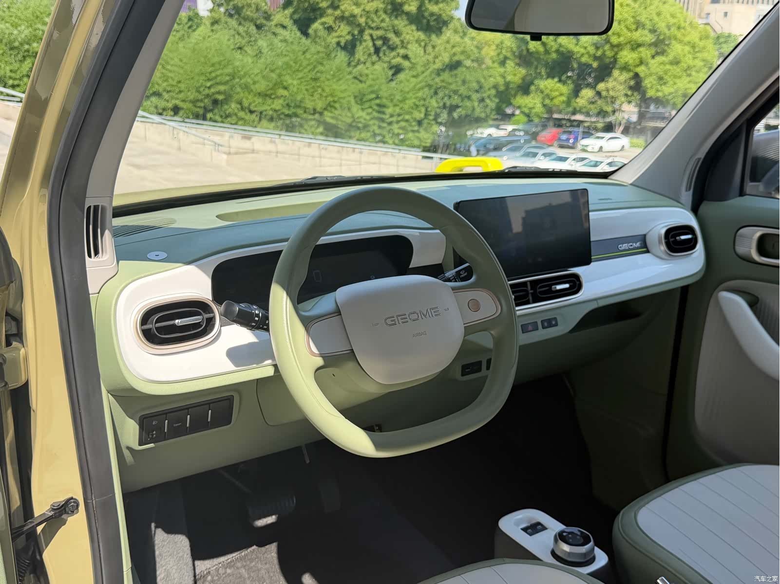 Geely Panda, 2025 4