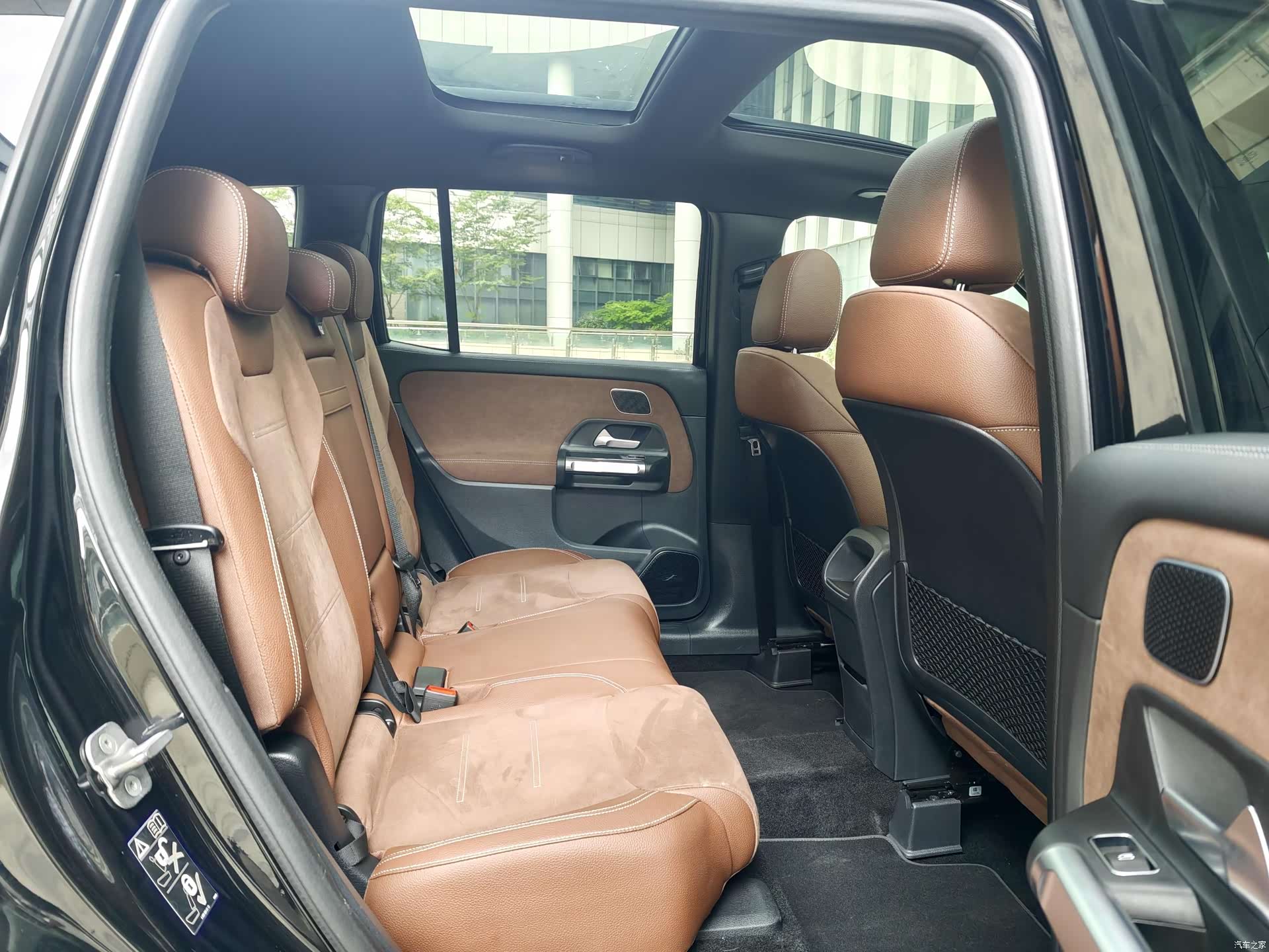 Mercedes-Benz GLB, 2025 23
