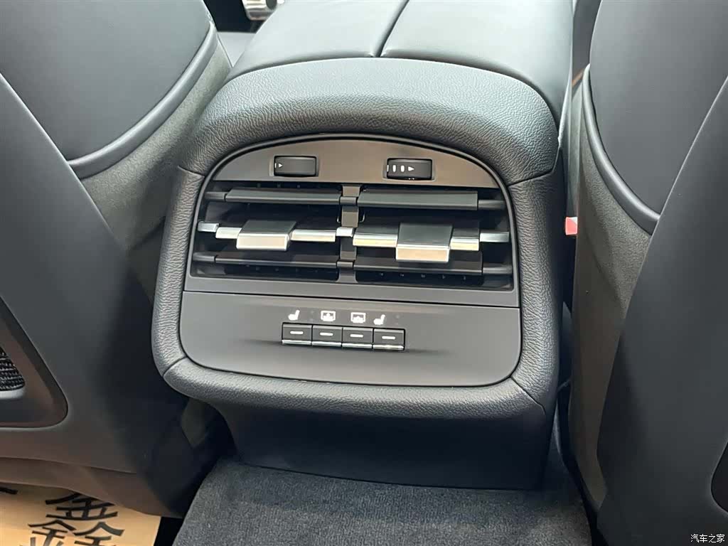Maserati Ghibli, 2026 33