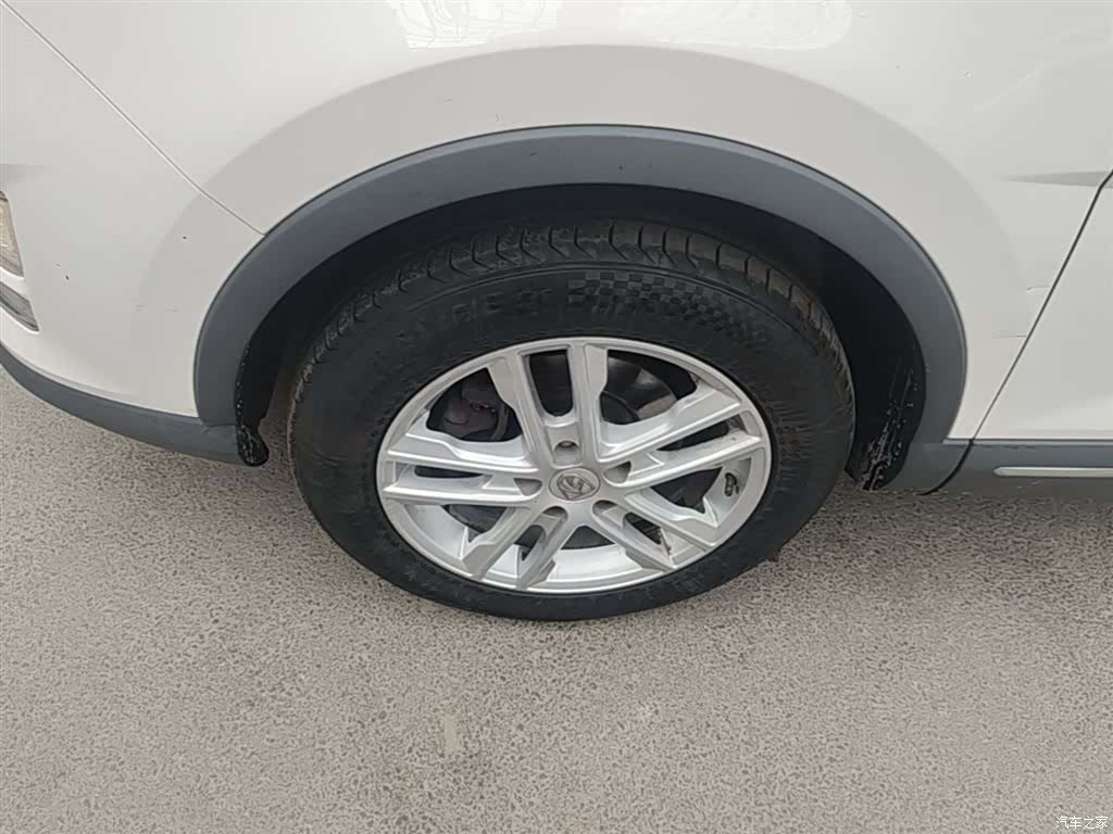 Wuling 560, 2017 25