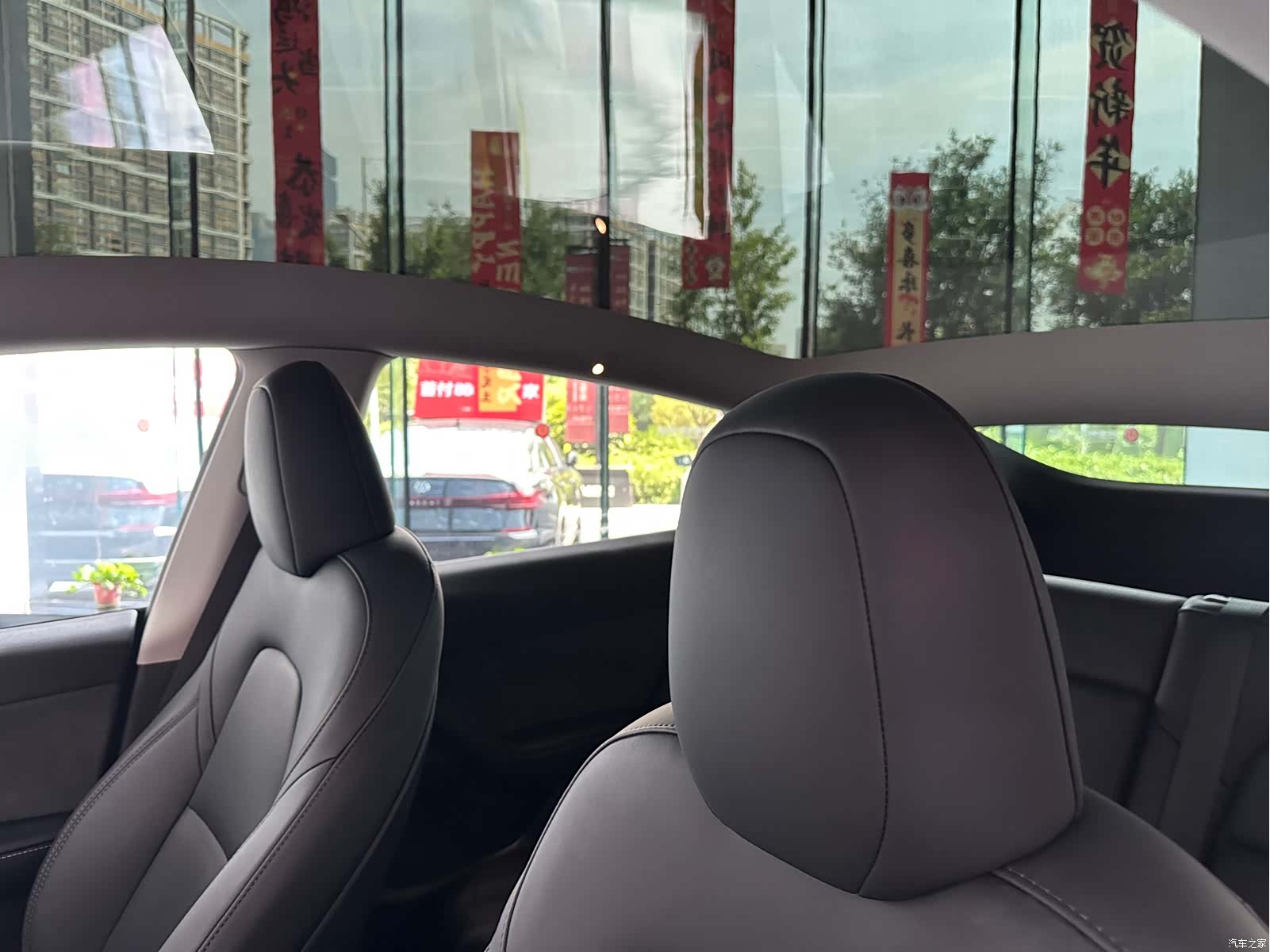 Tesla Model Y, 2024 17